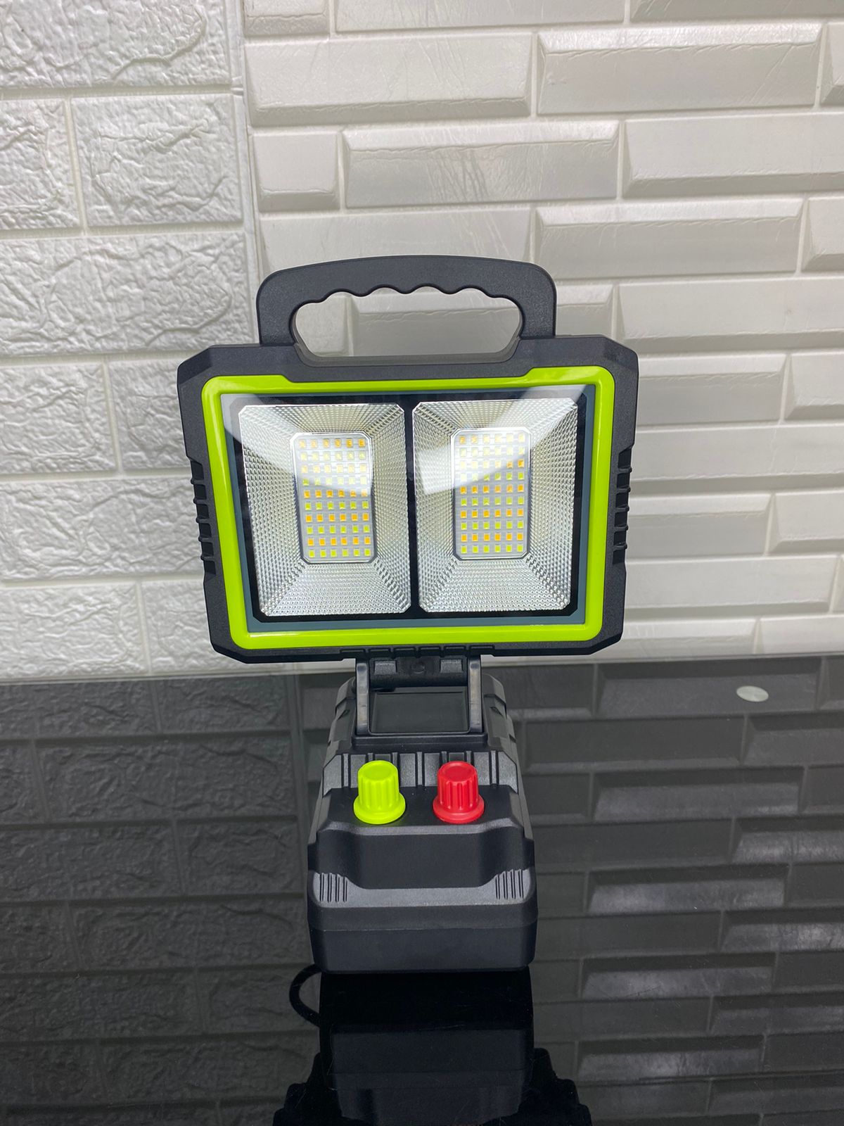 Miniatura 2 de REFLECTOR DE LUZ LED CON PANEL SOLAR